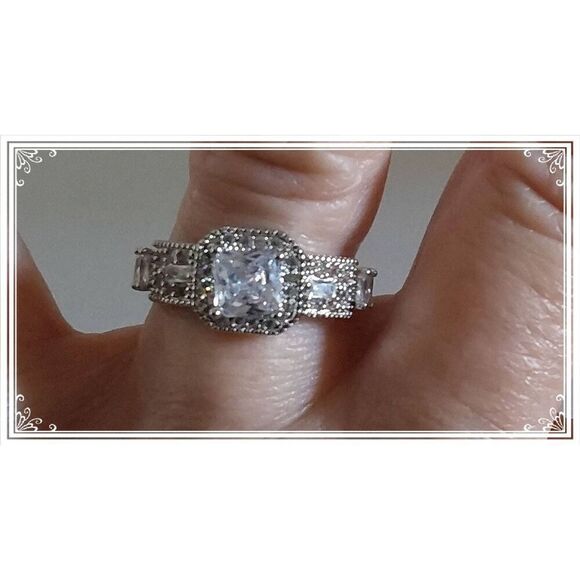 Stunning 3.5 Ct Vintage Look Design Princess & Baguette Cut Bridal Ring Sz 9 - Picture 3 of 3